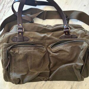 Filson 48 hr tincloth wax Canvas Duffel